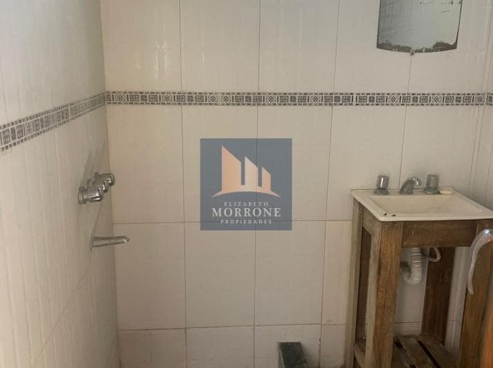 Venta Lote de 20x10 m con Edificacion de 4 Departamentos (2 Terminados), Castro Chavez 202 Esq Nar - 4