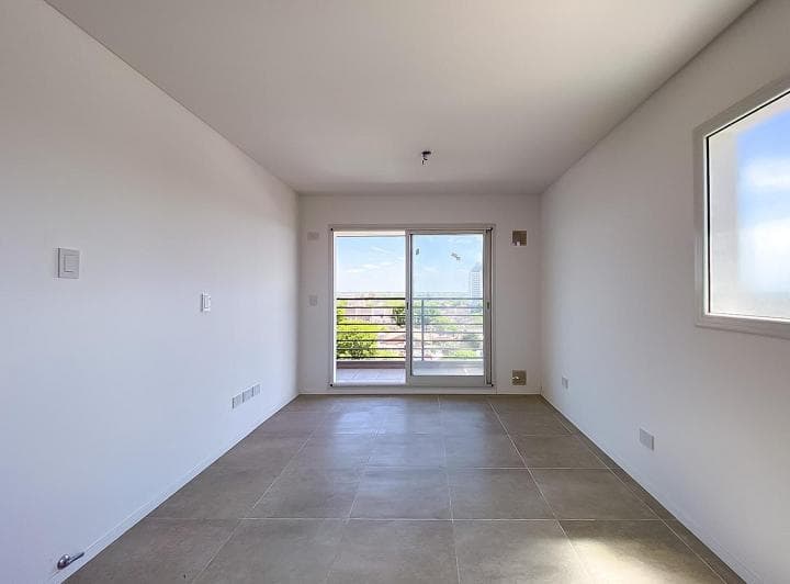 Venta - Departamento Duplex de 2 Dorm. - Arroyito - 5