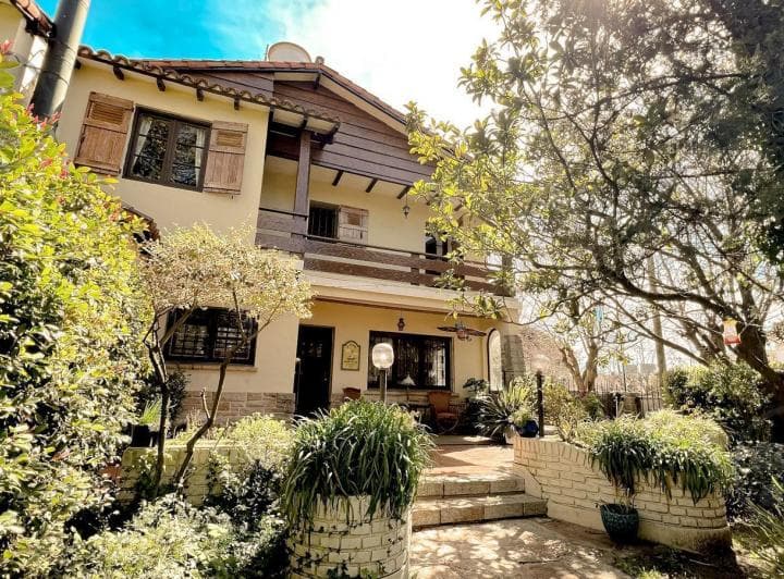 Importante | Chalet | en Barrio Los Troncos - 3