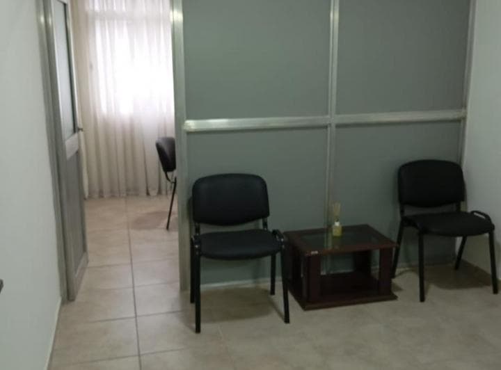 Oficina Comercial Impecable de 18 m&sup2; con Baño - 3