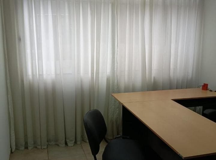 Oficina Comercial Impecable de 18 m&sup2; con Baño - 4