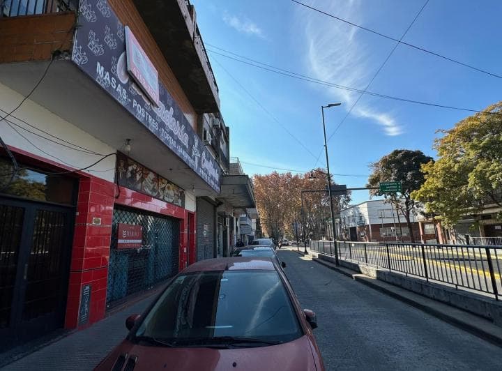 Local Comercial y Amplio Salón 652 m. - 2