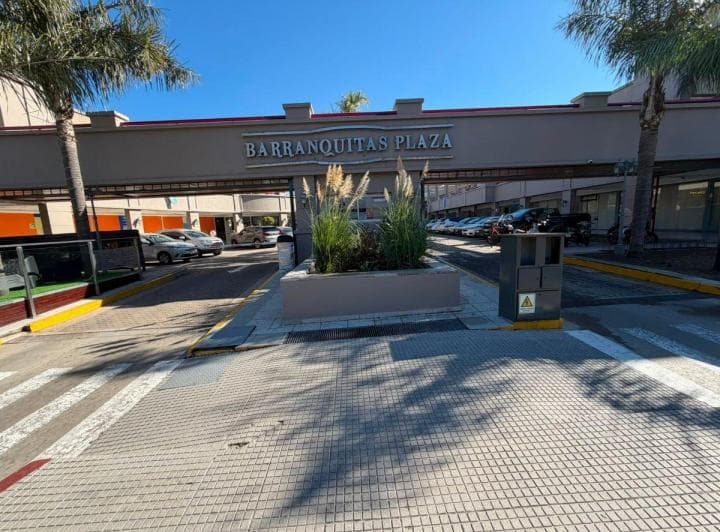 Alquiler Oficina Comercial en Complejo Cerrado Seguridad 24 Hs - 2