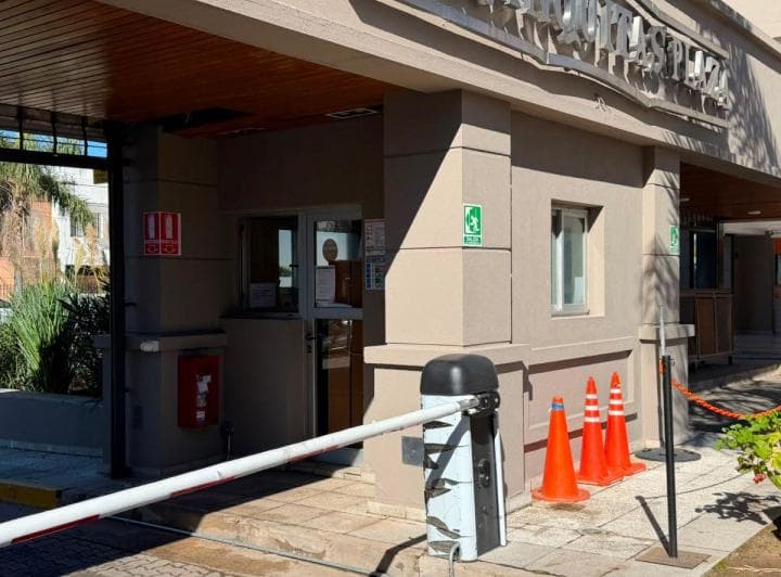 Alquiler Oficina Comercial en Complejo Cerrado Seguridad 24 Hs - 4