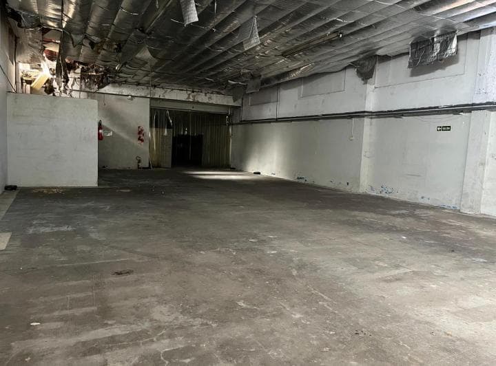 Muy Buen Galpón con Local en Pb y Vivienda en Pa - 4