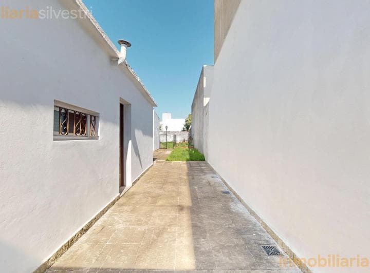140 Entre 50 y 52 La Plata - Casa de Dos Dorm. con Local en Venta - 3