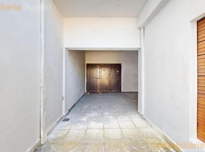 140 Entre 50 y 52 La Plata - Casa de Dos Dorm. con Local en Venta - 2