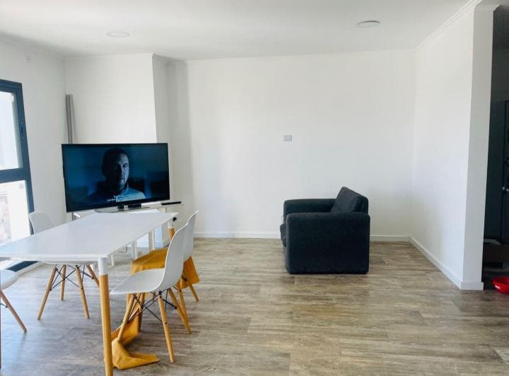 Venta Departamento 2 Dorm. Amplios (1 Suite) Piso 12 y Cochera Centro Alto Neuquen - 5