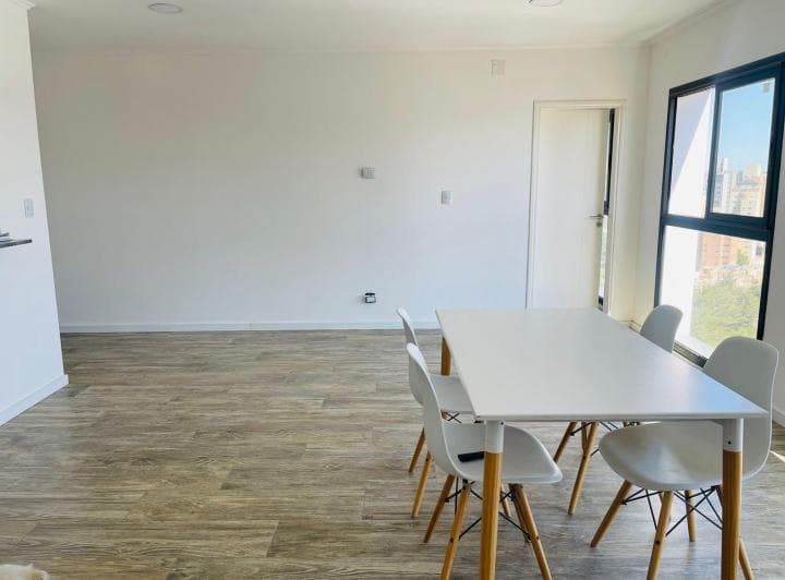 Venta Departamento 2 Dorm. Amplios (1 Suite) Piso 12 y Cochera Centro Alto Neuquen - 4