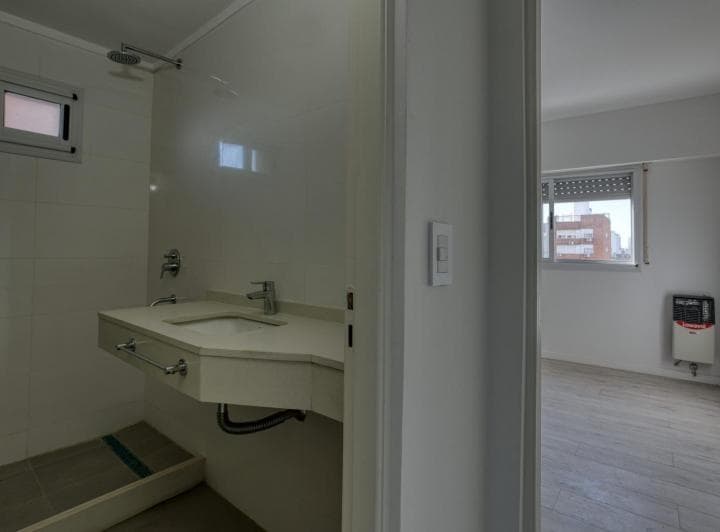 Departamento Venta Barrio Lourdes 1 Dormitorio Balcón Frente Al Parque Independencia - 4