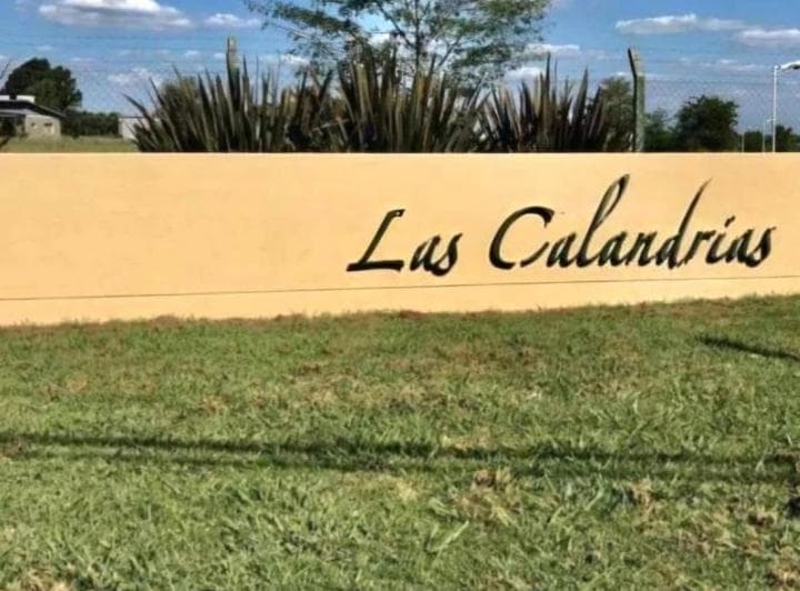 Lote de Terreno en Barrio Cerrado "Las Calandrias" - 2