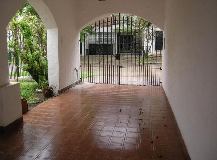 Casa Céntrica con Jardín y Quincho - 4