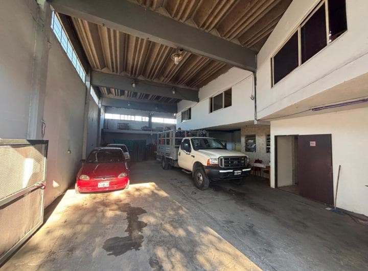 Galpón con Entrada de Camión y Oficinas en Zona Estratégica de San Justo - 4