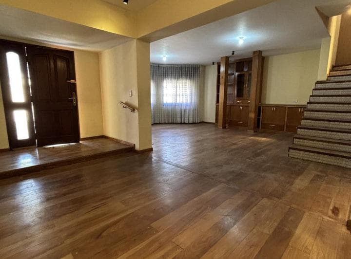 Hermosa Casa en Alto Alberdi de 2 Plantas C/pileta! - 3
