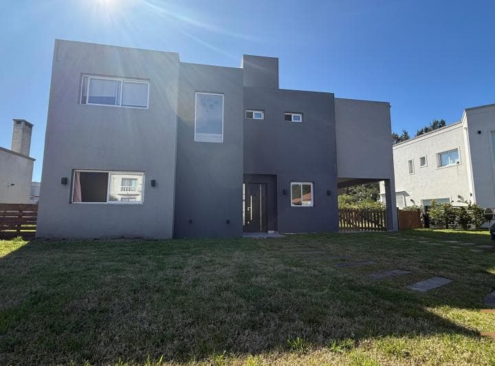 Casa 5 Ambientes en Venta - Barrio El Rebenque - 5