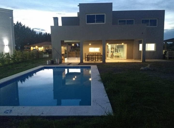 Casa 5 Ambientes en Venta - Barrio El Rebenque - 3