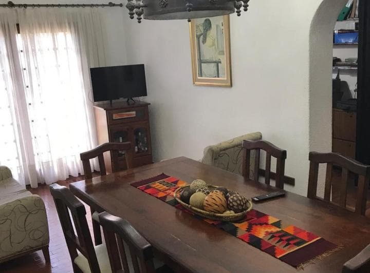 Casa en Venta + Locales Comerciales en Urca - 2