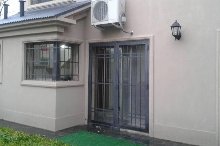 Casa en Venta de 4 Dorm. en Granadero Baigorria - 2