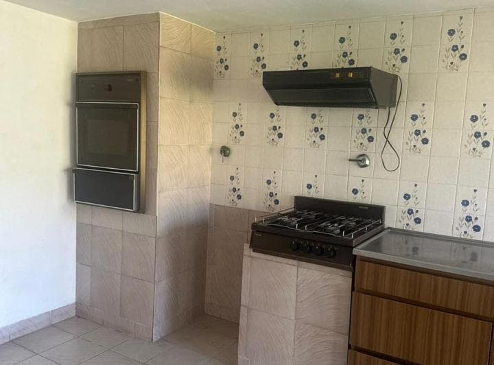 Casa 2 Dorm. en Venta en Calle San Martin, Jauregui - 5