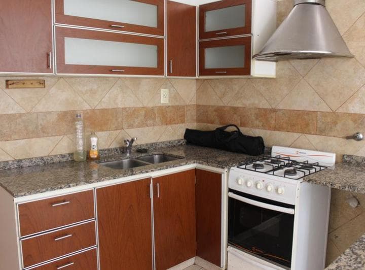Venta de Casa de 2 Dorm. con Patio y Parrillero en Rosario - 8 de Noviembre Al 600 - 4