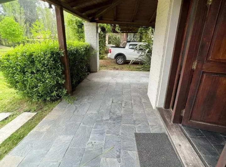 Barrio Privado. Parque Pinares. 2 Dorm. - 3