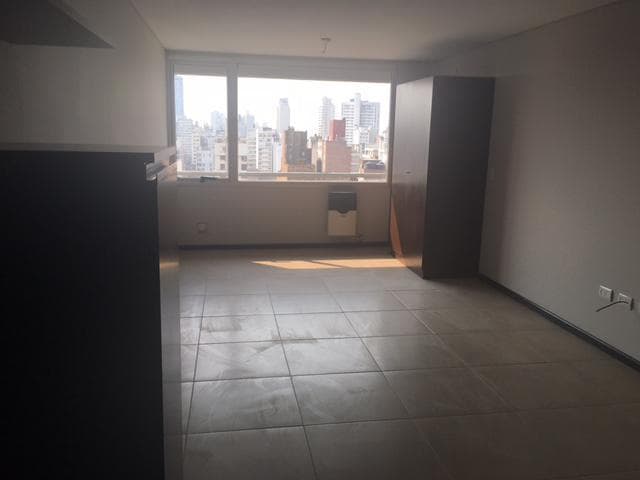 Av Pellegrini 338 - Monoambiente Frente y Piso Alto a La Venta. - 2