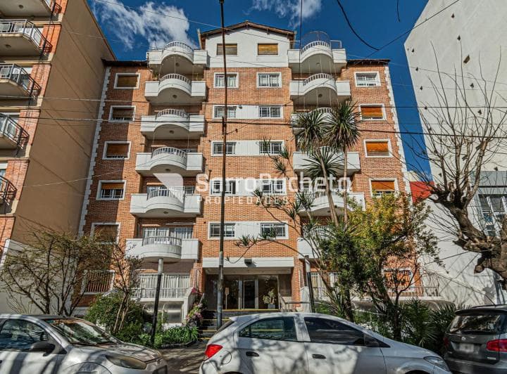 Venta Departamento 3 Ambientes con Cochera en Ramos Mejia. - 2