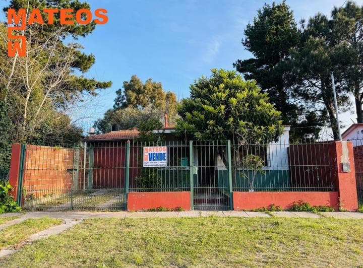 Venta Casa Independiente Sobre Av 58 en Mar del Tuyu 58 N°754 - 5
