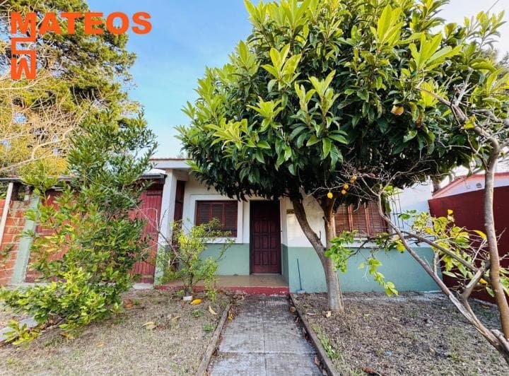 Venta Casa Independiente Sobre Av 58 en Mar del Tuyu 58 N°754 - 2