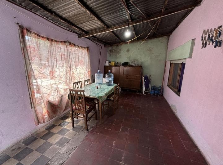 Casa 2 Dorm. con Local Al Frente - 5