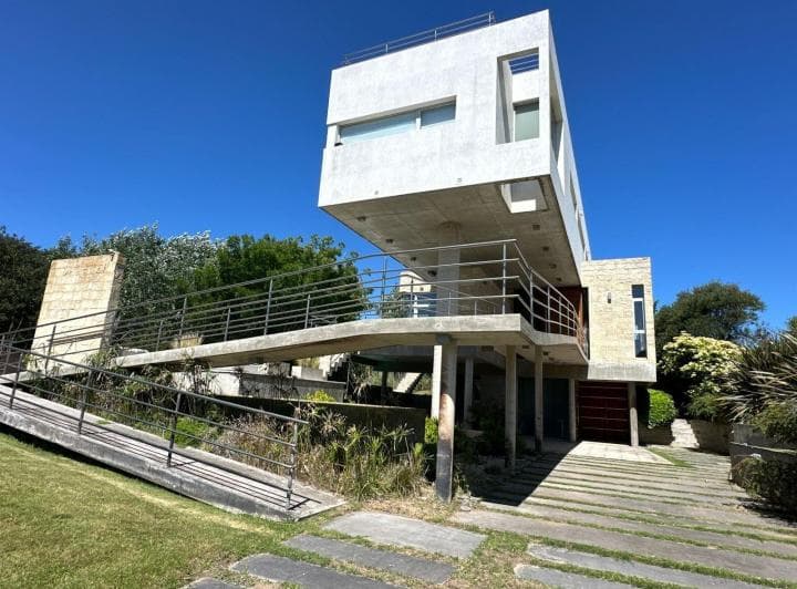 Casa Avutarda 658 E/ Mimbre y Nogal - 2
