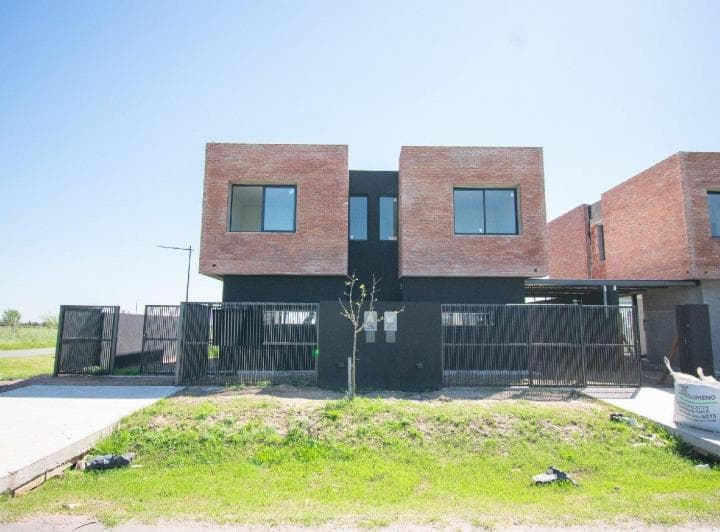 Oportunidad en Funes Norte, 2 Dorm. a Estrenar. Unidad C - 4