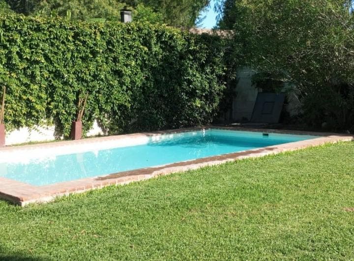 Casa en Venta en City Bell - Parque y Pileta - 2