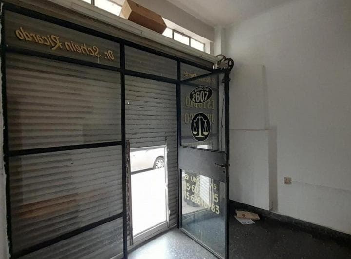 Oportunidad Unica Para Inversores! en Venta Departamento de 3 Ambientes con Balcon y 2 Locales C - 5