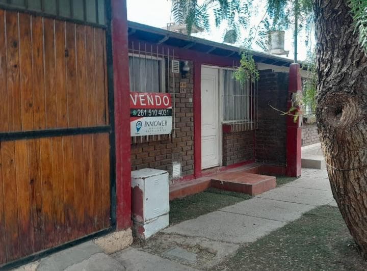Casa con 2 Dorm. y 182 m² en Venta Ubicada en Barrio Corredor Urbano 1 Godoy Cruz - 4