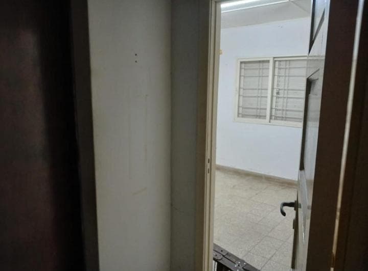 Se Vende Casa 2 Dorm. con Galpón en Calle 403 Entre Camino Centenario y 12 - 4
