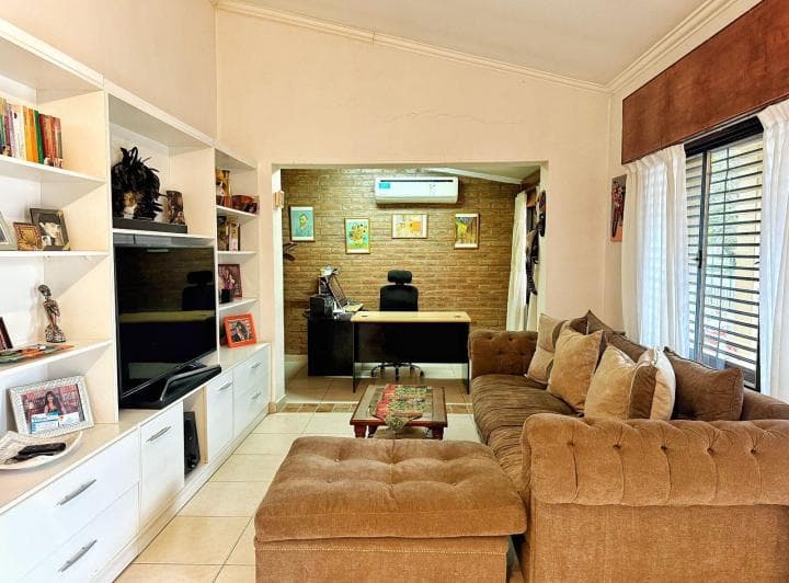 223 - Casa 3 4 Dorm. + Dpto - 5