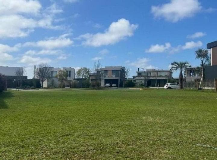 Venta Terreno con Vista Al Lago en Barrio Virazon Nordelta. 1000 m. 800 - 5