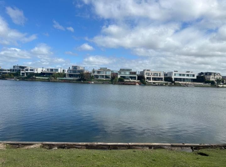Venta Terreno con Vista Al Lago en Barrio Virazon Nordelta. 1000 m. 800 - 4