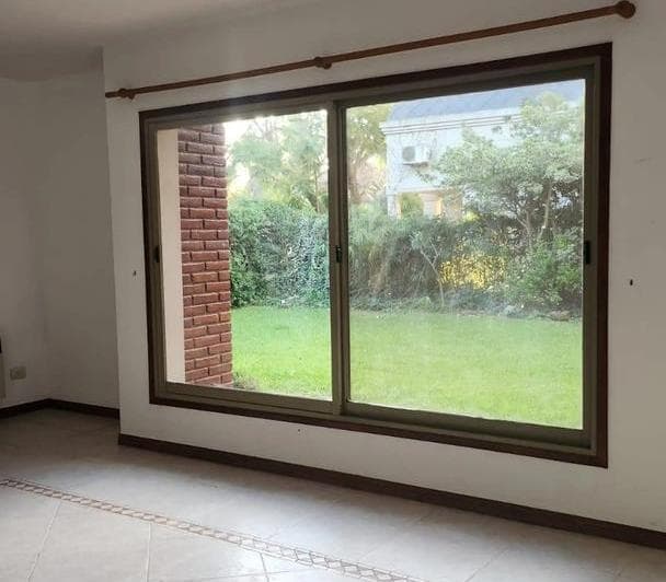 Casa en Venta C/ Cochera en Loma Verde. - 3