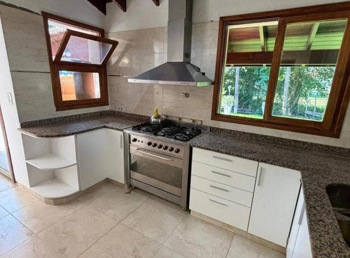 Casa en Venta C/ Cochera en Loma Verde. - 4