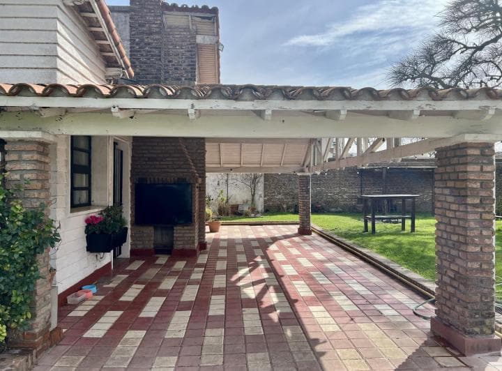 Casa en Venta en El Corazón de San Antonio de Areco - 1684 m² de Terreno - 4