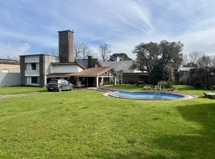 Casa en Venta en El Corazón de San Antonio de Areco - 1684 m² de Terreno - 5
