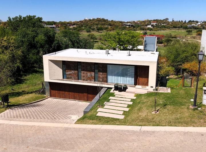 B° El Terron, Mendiolaza - Casa de Categoria - 4 Dorm - Venta - 4