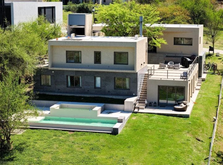 B° El Terron, Mendiolaza - Casa de Categoria - 4 Dorm - Venta - 3
