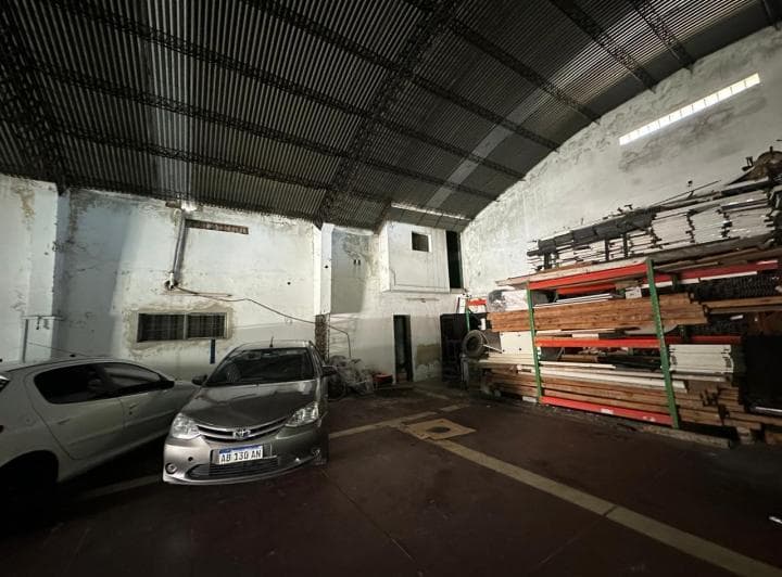 Deposito en Venta - 335 m² - Sarandi. - 2