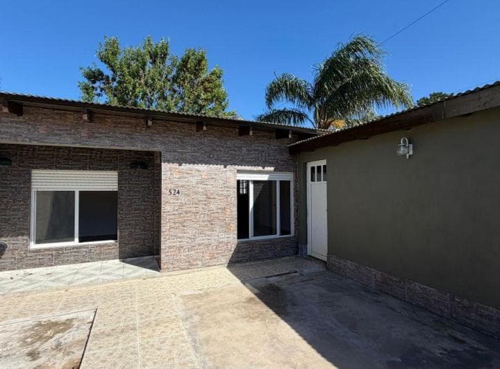 Casa de 80 m² en Coronel Brandsen, Buenos Aires. - 2