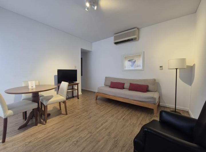 Venta - Departamento - 2 Ambientes - Impecable - Sol - Seguridad 24 Hs. - 2