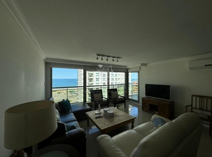 Apartamento en Brava, 3 Dorm. * - 2
