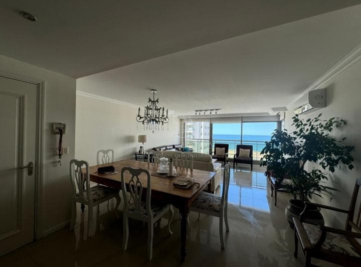 Apartamento en Brava, 3 Dorm. * - 3
